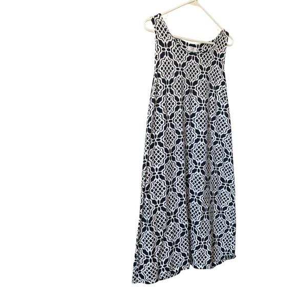 Crown & Ivy Geometric Blue and White Midi Dress - Picture 2 of 8